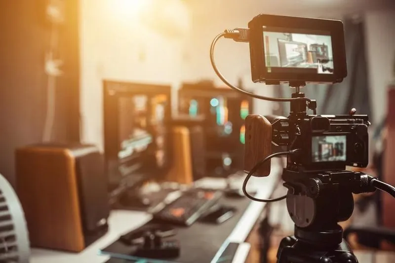 Jak bezpiecznie wysłać film i nie stracić jakości?