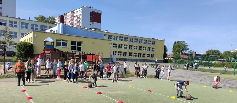 Darmowy dostęp do serialu Szkoła