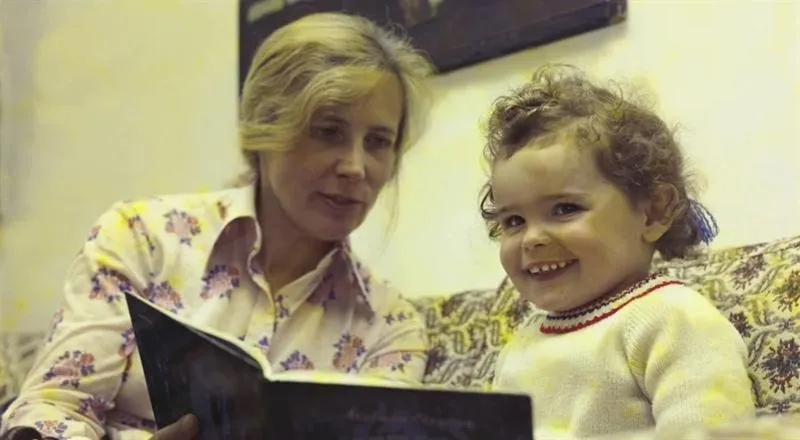 Magdalena Popławska jako Agnieszka Osiecka